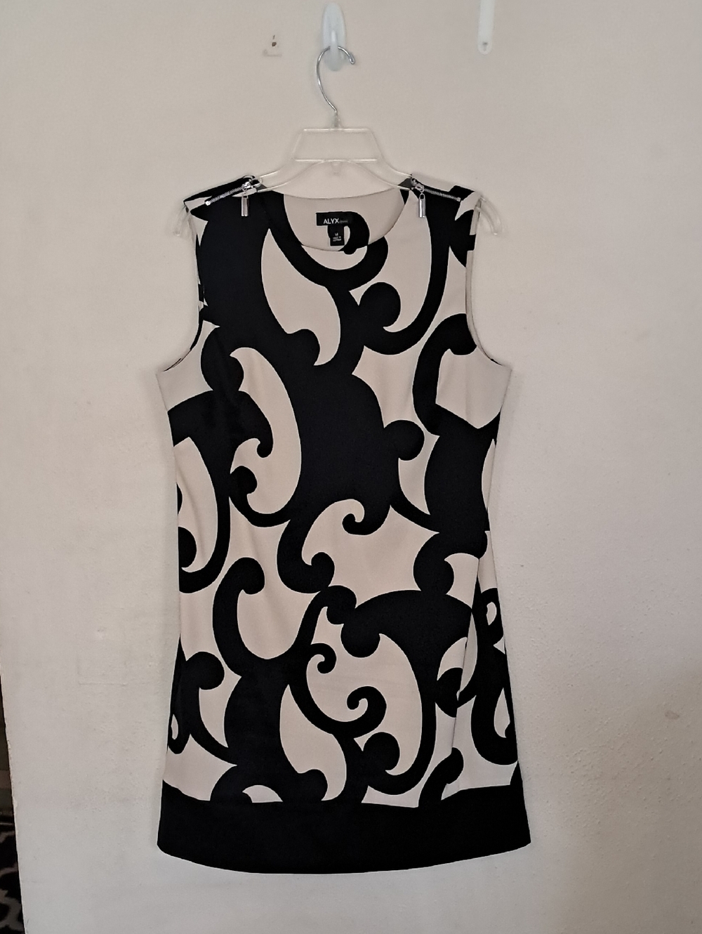 Alyx Women's Size 14 Black and Cream Graphic Sleeveless Shift Dress